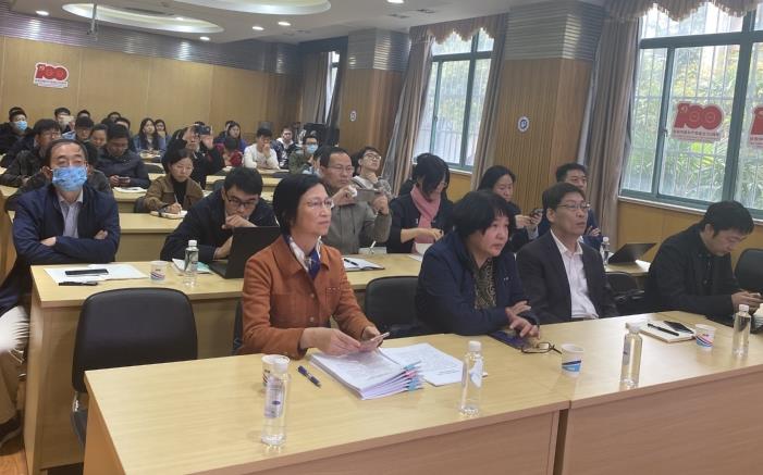上海神力、億氫科技有限公司專家應邀到華東理工大學化工學院作學術報告.jpg