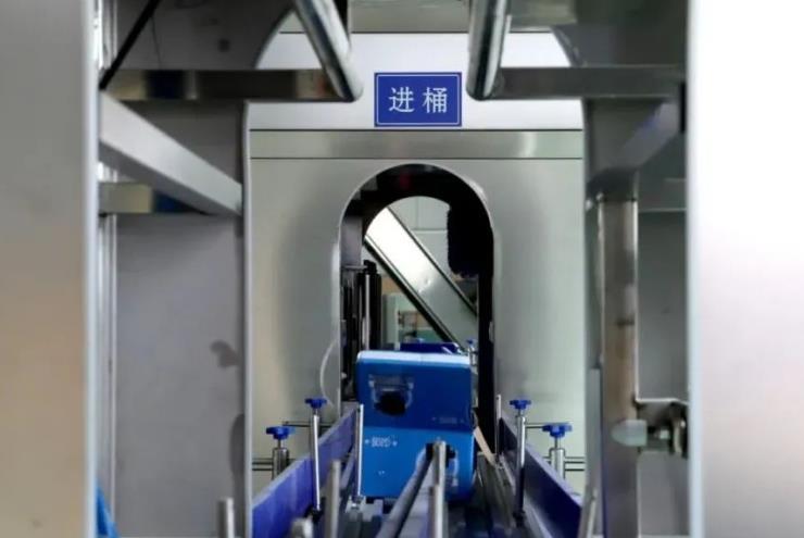 年產50萬桶純凈水150萬袋富氫水建設項目正在和碩加緊建設中.jpg