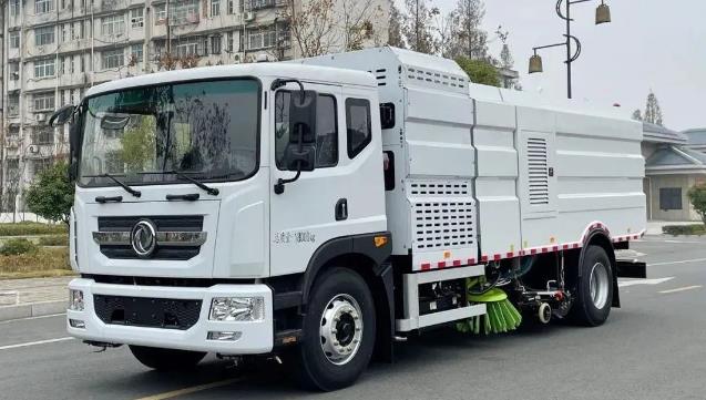 重慶明天氫能公司發布18噸平臺2款全新車型.jpg