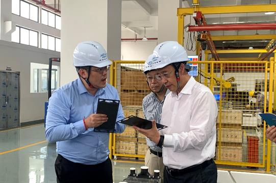 吉林省政協(xié)副主席吳靖平一行蒞臨新氫動力考察調(diào)研.jpg