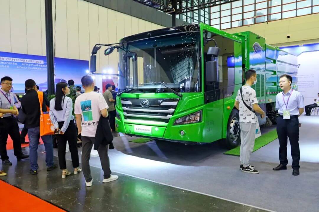 宇通新能源產(chǎn)品亮相2023第十一屆鄭州國(guó)際新能源汽車(chē)博覽會(huì).jpg