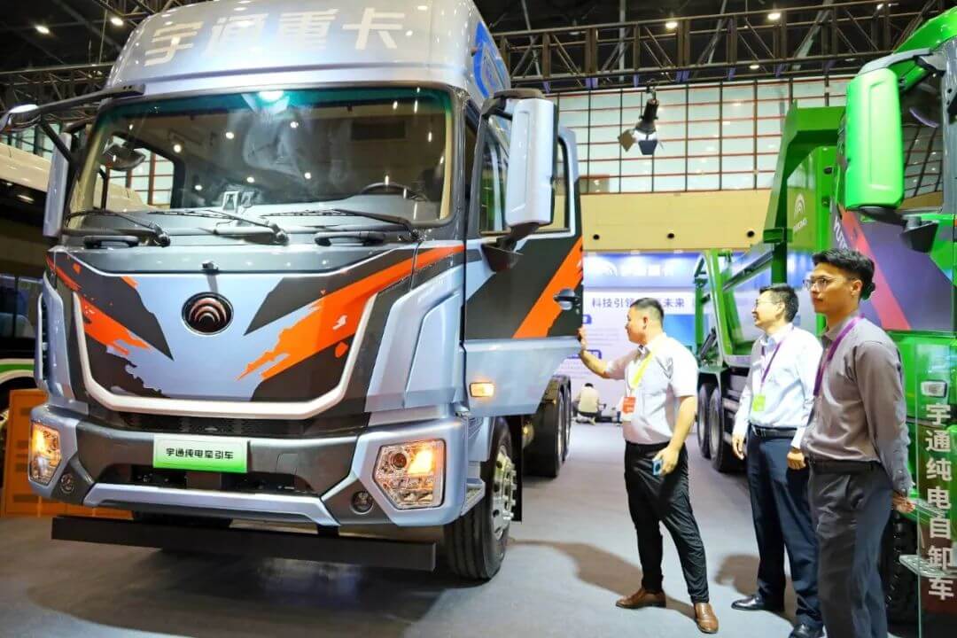 宇通新能源產(chǎn)品亮相2023第十一屆鄭州國(guó)際新能源汽車(chē)博覽會(huì).jpg